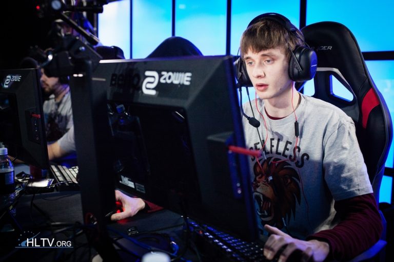 uber Selfless Gaming