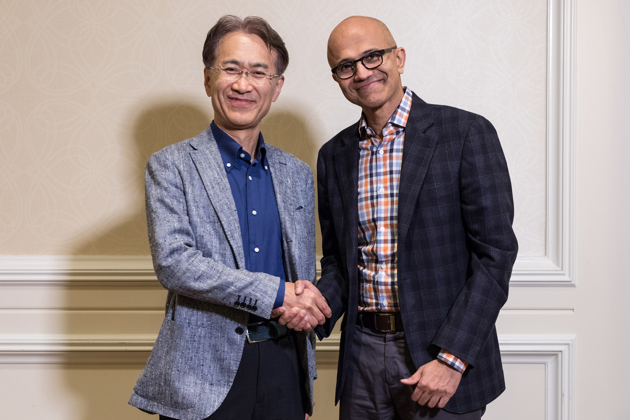 MS-Exec-NadellaSony-CEO-Kenichiro-Yoshida-013-low-res