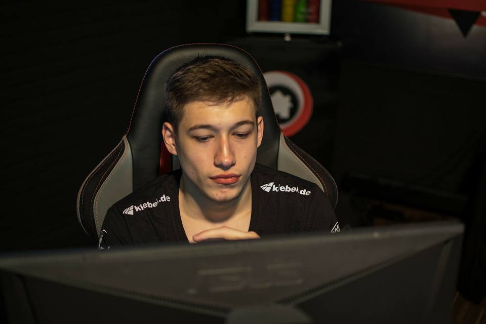 Mateusz ”mantuu” Wilczewski